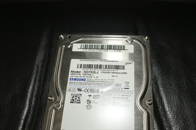 750 GB SATA hard drive Samsung HD753LJ