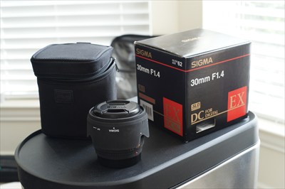 Sigma 30mm f1.4 EX DC for Sony Alpha Minolta