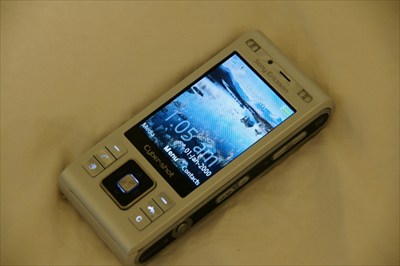 Sony Ericsson c905 Cyber-shot Cell Phone Unlocked