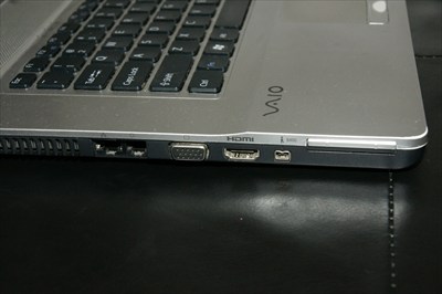 Sony Vaio Laptop 16.4 LCD Core 2 Duo VGN-FW140E