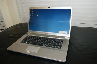 Sony Vaio Laptop 16.4 LCD Core 2 Duo VGN-FW140E